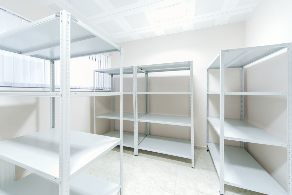 Maximiser l’espace de stockage avec un rayonnage métallique